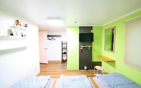Twin Panda Guesthouse
